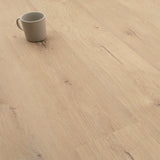 Nahaufnahme Microfase Klick-Vinyl Eiche Isar klassische Diele in Holzoptik