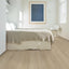 Schlafzimmer Raumbild mit Klick-Vinyl Eiche Cleveland Oak 52 Langdiele in Holzoptik mit Synchronprägung
