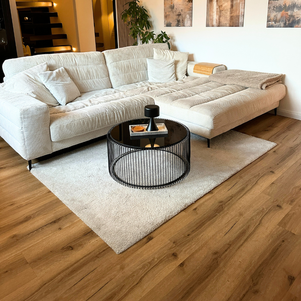 Lifestylebild eines Kunden von Klick-Vinyl Eiche Norderney rustikales Dekor in Holzoptik