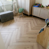 Klick-Vinyl Eiche Bodensee Raumbild Kinderzimmer