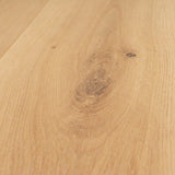 Detailaufnahme von der Maserung Natur Parkett Johanna Eiche Dezent