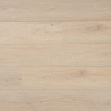 Klick Vinyl Kollektion Deluxe Plus Boden Eiche Marienburg Braun mit integriertem Trittschall von Bodenglück verlegt