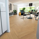 Raumbild vom Esszimmer Natur Parkett Clara Eiche Dezent Fischgrät