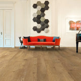 Klick-Vinyl Kollektion Deluxe Plus Boden Eiche Charlottenburg Braun mit integriertem Trittschall von Bodenglück Raumbild vom Wohnzimmer
