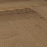 Closeup von Klick-Vinyl Eiche Sylt dezentes Dekor in Holzoptik Astloch Detail