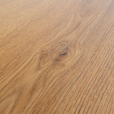 Closeup Astloch Klick-Vinyl Eiche Freiburg markante Holzoptik