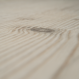 Closeup von Klick-Vinyl Kiefer Friedberg Astloch Detail