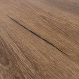 Closeup von Klick-Vinyl Eiche Fehmarn rustikales Dekor in Holzoptik detaillierte Maserung