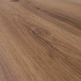 Closeup von Klick-Vinyl Eiche Fehmarn rustikales Dekor in Holzoptik Astloch Detail