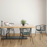 Esszimmer Raumbild von Klick-Vinyl Eiche Rudolstadt markantes Dekor in Holzoptik