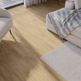 Wohnbereich Closeup Klick-Vinyl Eiche Cuxhaven markantes Dekor in Holzoptik