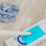 Detailbild von Klick-Vinyl Eiche Husum wasserfest mit pflegeleichter Oberfläche