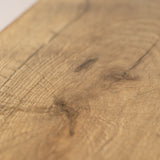 Closeup von Laminat Eiche Hohenwald rustikales Dekor in Holzoptik detaillierte Maserung