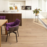 Natur Parkett Eiche Lena Markant Raumbild aus der Küche