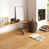 Raumbild aus dem Wohnzimmer Natur-Parkett Eiche Theresa dezent