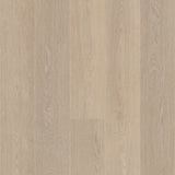 Frontales Detailbild von COREtec Klick-Vinyl Eiche Aurora dezentes Dekor in Holzoptik mit lackierter 2V-Fase