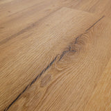 Closeup von Klebe-Vinyl Eiche Norderney rustikales Dekor in Holzoptik Astloch Detail