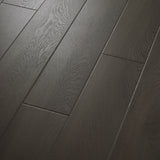 Detailbild von COREtec Klick-Vinyl Eiche Raven dezentes Dekor in Holzoptik mit gepresster Fase