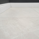 Closeup von dem Boden Klick Vinyl Basic Stein Eislingen Grau Rigid Trittschall Integriert