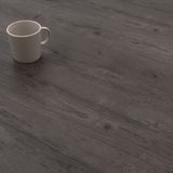 Verlegebild mit Perspektive von Klick-Vinyl Eiche Westerland rustikales Dekor in Holzoptik mit Microfase