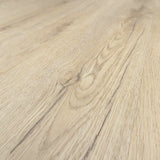 Closeup von Klick-Vinyl Eiche Amrum rustikales Dekor in Holzoptik Astloch Detail