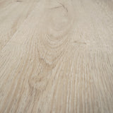 Closeup von Klick-Vinyl Eiche Ameland dezentes Dekor in Holzoptik detaillierte Maserung