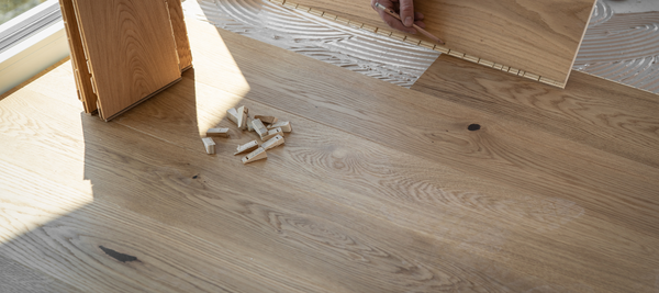 Parkettboden richtig verlegen: DIY Anleitung