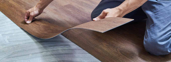 Klebe-Vinyl richtig verlegen: DIY Anleitung