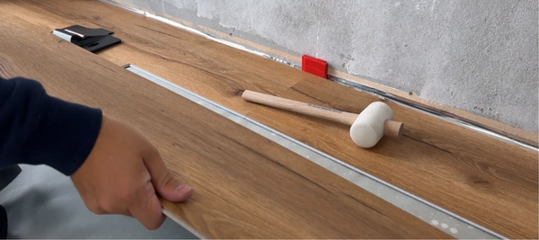 6 Fehler beim Klick-Vinyl Verlegen, die du unbedingt vermeiden solltest