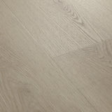 Nahaufnahme fühlbare Synchronprägung Klick-Vinyl Eiche Freudenstadt