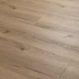 Nahaufnahme 4V-Fase Klick-Vinyl Eiche Aurach Langdiele in Holzoptik