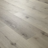 Nahaufnahme 4V-Fase Klick-Vinyl Eiche Jade Langdiele in Holzoptik