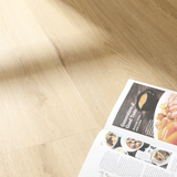 Detail Klick-Vinyl Eiche Leine in unterschiedlichen Lichtverhältnissen Diele in Holzoptik
