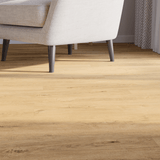 Sitzecke Closeup Klick-Vinyl Eiche Cuxhaven markantes Dekor in Holzoptik