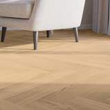 Sitzecke Closeup Klick-Vinyl Eiche Föhr dezentes Dekor in Holzoptik