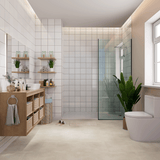 Badezimmer Raumbild von Klick-Vinyl Stein Vechta dezentes Dekor in Fliesenoptik