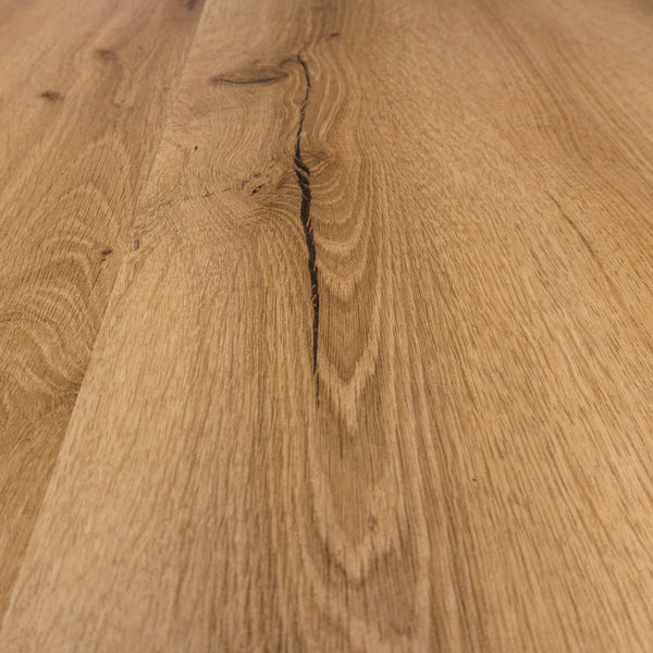 Closeup von Klick-Vinyl Eiche Norderney rustikales Dekor in Holzoptik detaillierte Maserung